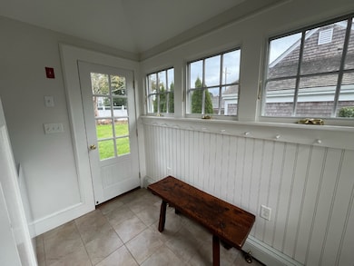 43 Cottage St, Edgartown, MA 02539 - photo 4
