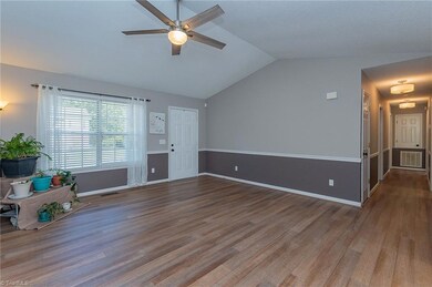 3908 Landover Dr, High Point, NC 27265 - photo 7