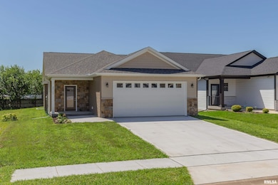 3117 W 34th St, Davenport, IA 52806 - photo 2