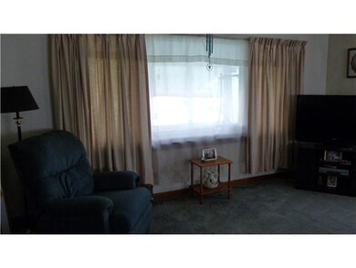 Living Room Spacious living room lfor  rearranging