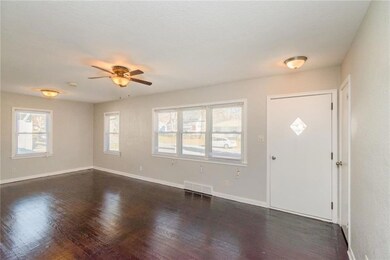 1010 68th St, Windsor Heights, IA 50324 - photo 2