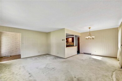 Hardwood flooring under the carpet in the LR/DR