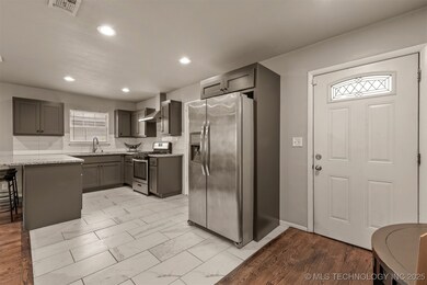 10704 E 26th St, Tulsa, OK 74129 - photo 4