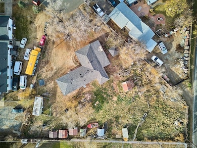 2110 Eagle Cir, Aurora, CO 80011 - photo 2