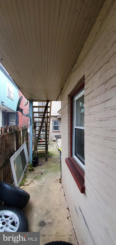 404 Saint Joseph St, Lancaster, PA 17603 - photo 5