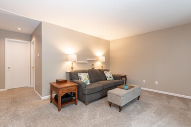 249 Ballantrae Ct unit B, Kalamazoo, MI 49006 - photo 3