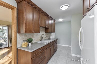 1670 Monticello Ct unit B, Wheaton, IL 60189 - photo 7