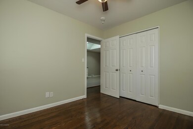 9308 Fairground Rd, Louisville, KY 40291 - photo 7