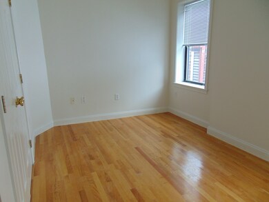 21 Charter St unit Suite: 401, Boston, MA 02113 - photo 6