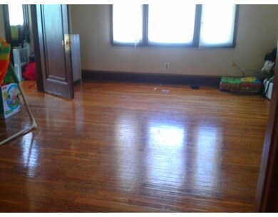 81 Whiting St, Lynn, MA 01902 - photo 3