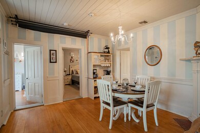 162 N 2nd St, Central Point, OR 97502 - photo 4