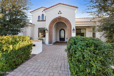 2557 E Locust Dr-6