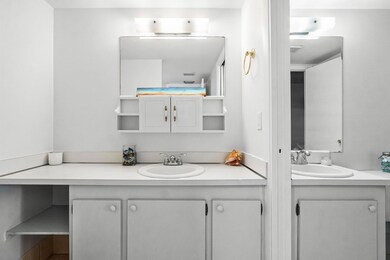 1876 Fairview Villas Dr unit 30, West Palm Beach, FL 33406 - photo 4