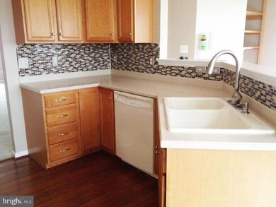 25834 Kirkwood Square, Chantilly, VA 20152 - photo 7