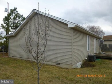 205 Sions St, Moorefield, WV 26836 - photo 4