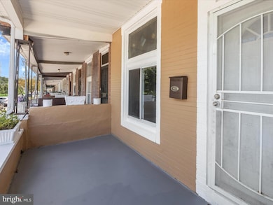 2005 Sinclair Ln, Baltimore, MD 21213 - photo 2