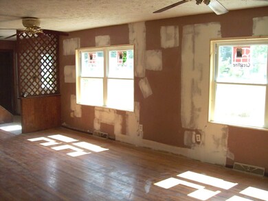 1174 SE 4th St, Linton, IN 47441 - photo 5