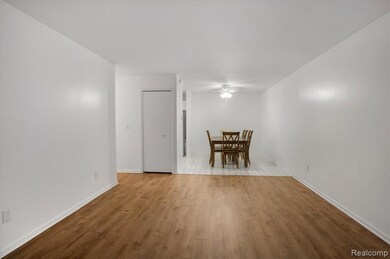 23650 Cottrell St unit 18, Clinton Township, MI 48035 - photo 7