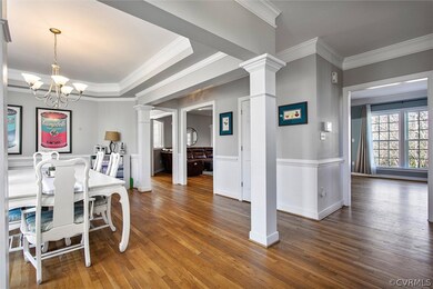 Large open entry way leading to the other rooms on