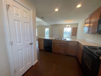 100 Crossbow Ct unit 102, Weatherford, TX 76088 - photo 5