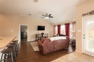 898 Bowie Dr, Lavon, TX 75166 - photo 6