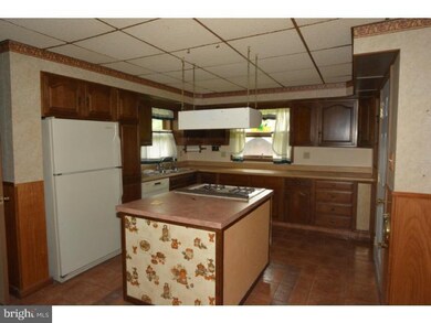 735 E Lexington St, Allentown, PA 18103 - photo 4