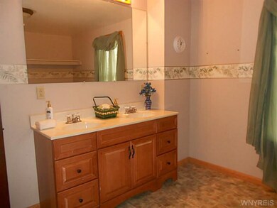 Bathroom downstairs full bath with laundry