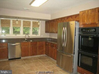 12609 Blue Mountain Ct, North Potomac, MD 20878 - photo 3