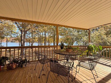 410 Cedar St, Lavonia, GA 30553 - photo 6