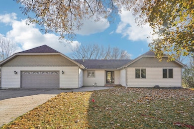 9685 Clover Cir, Eden Prairie, MN 55347 - photo 2