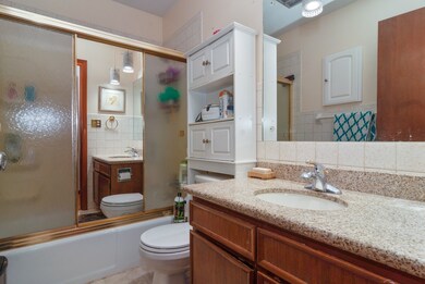 850 Sheldon Ave unit 1, Aurora, IL 60506 - photo 4