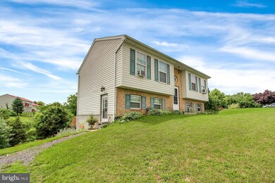 4126 Heiple Ct, Greencastle, PA 17225 - photo 2