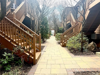 15 Greenridge Ave unit 20H, White Plains, NY 10605 - photo 2