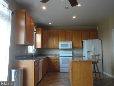 129 Carriage Dr, Harpers Ferry, WV 25425 - photo 4