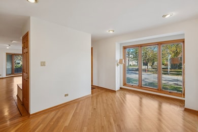 6148 N Lowell Ave, Chicago, IL 60646 - photo 4