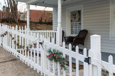 207 Reservoir St, Staunton, VA 24401 - photo 4