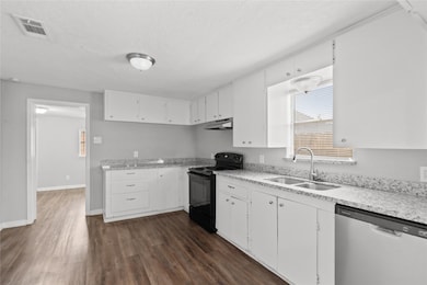 419 N Parrish St, Angleton, TX 77515 - photo 2