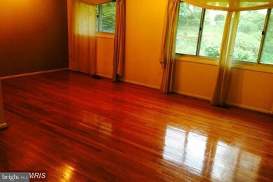 8327 Cottage St, Vienna, VA 22180 - photo 7