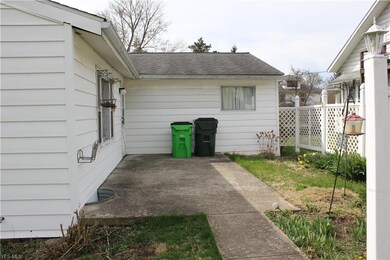 173 Thompson Ave, New Concord, OH 43762 - photo 5