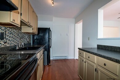 22 Dresden Ct unit 24, Delmar, NY 12054 - photo 5