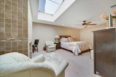 31 CAN Guest bedroom