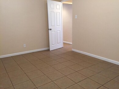2211 Clarendon bedroom