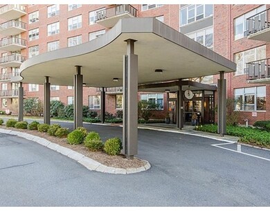 Imperial Towers unit 612, Chestnut Hill, MA 02467 - photo 2