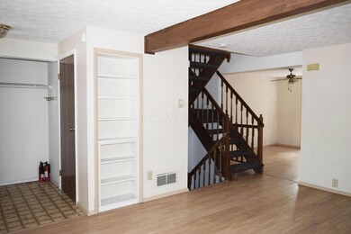 05-Built In Shelving