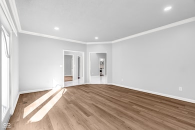 958 Tamarack Circle Dr N, Indianapolis, IN 46260 - photo 6