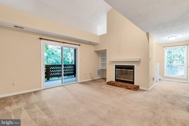 10028 Oakton Terrace Rd, Oakton, VA 22124 - photo 6