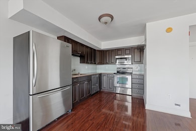 200 10 Lombard St unit 804, Philadelphia, PA 19147 - photo 3