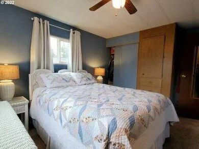 19605 River Rd unit 122, Gladstone, OR 97027 - photo 5