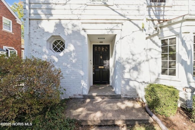 06-3324-Pelham-Rd-WindowStill-Photograph