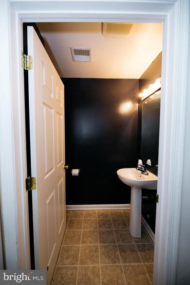 2513 Thatcher St, Wilmington, DE 19802 - photo 3